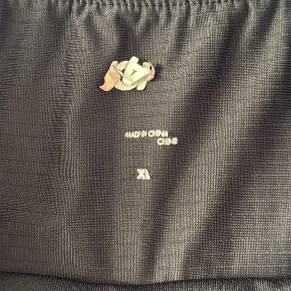 Hoka Women’s Multicolor Rainbow 4” Inseam Glide Shorts Sz XL! - Picture 5 of 8